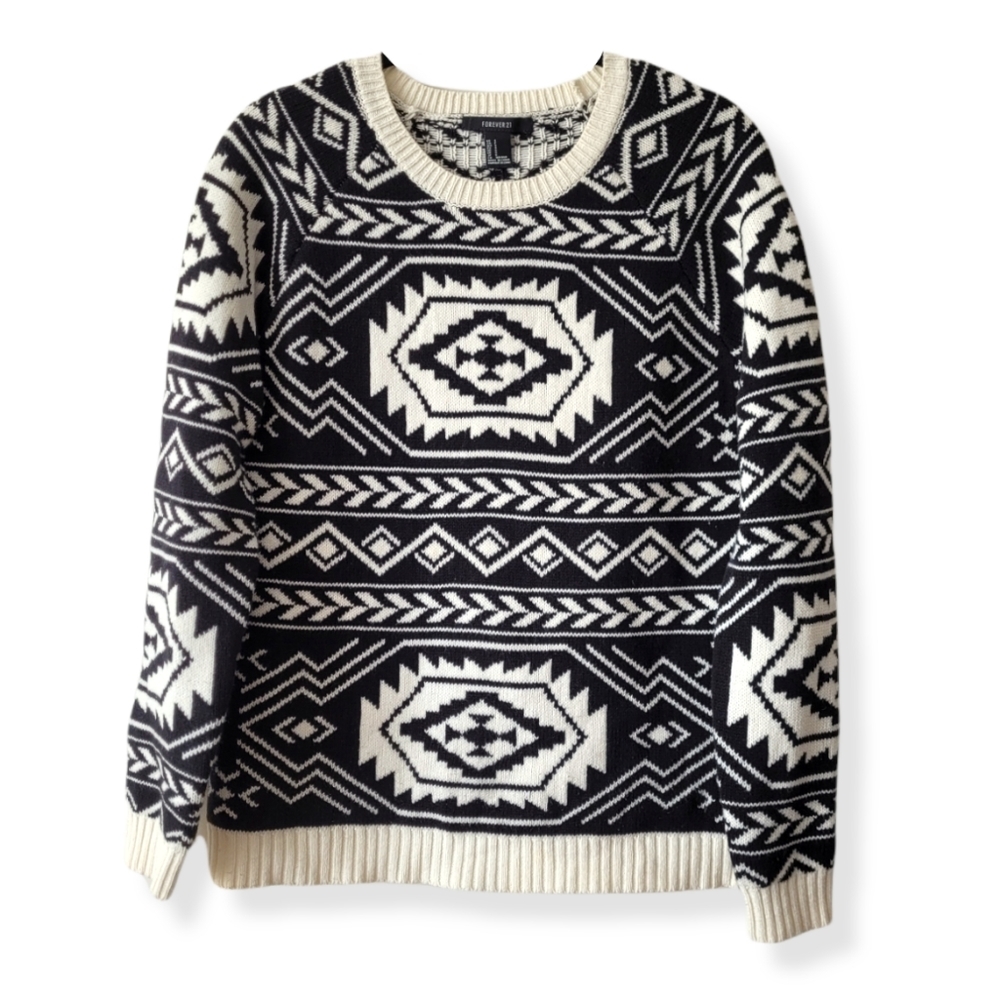 FOREVER 21 Black and Cream Patterned Aztec Navajo Crew Neck Sweater Size S